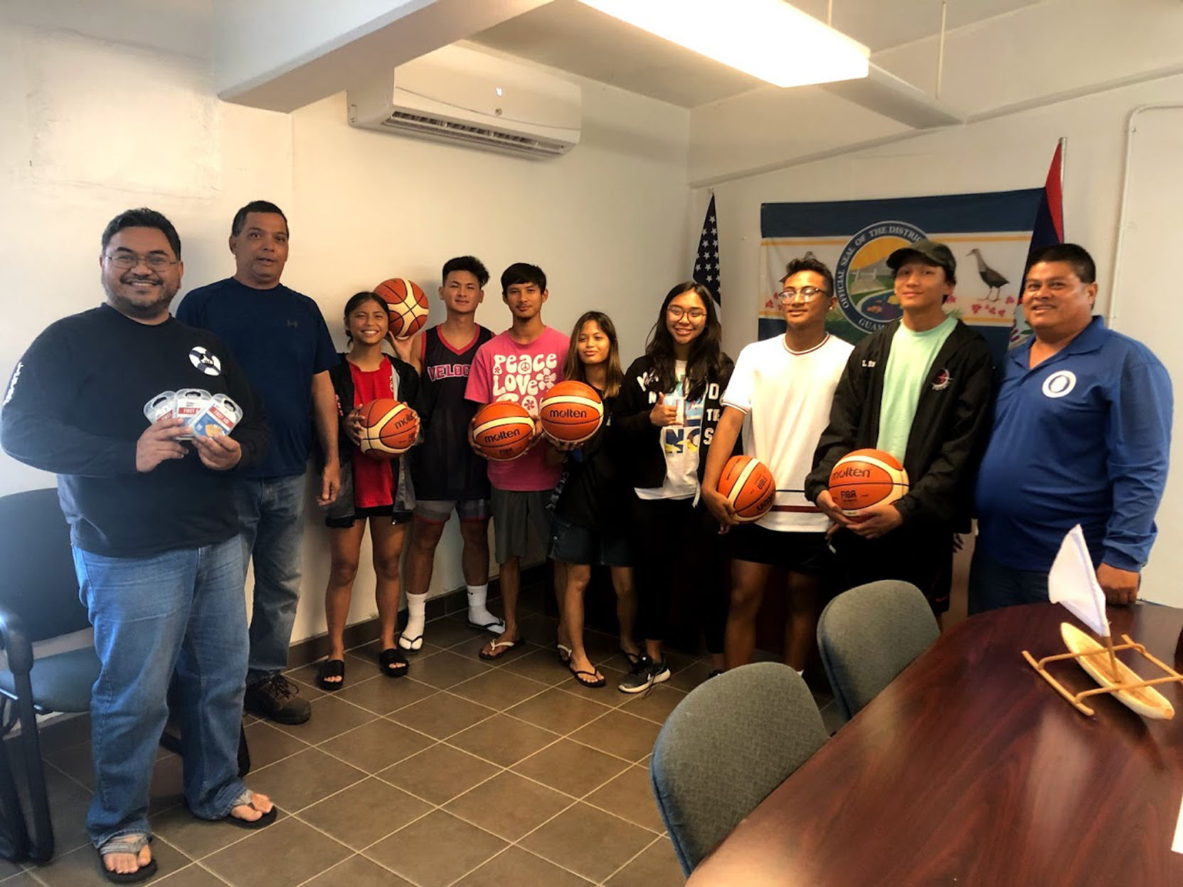 Supporting young basketball players